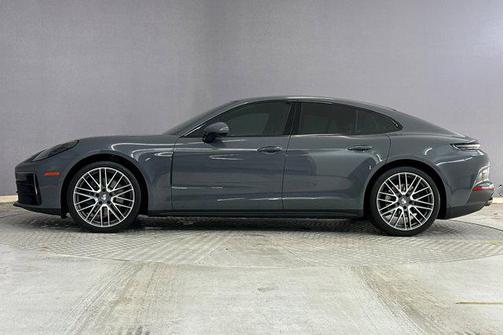 2025 Porsche Panamera RWD