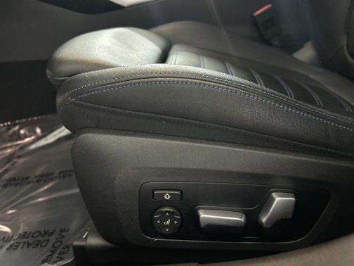 2022 BMW 330e Base