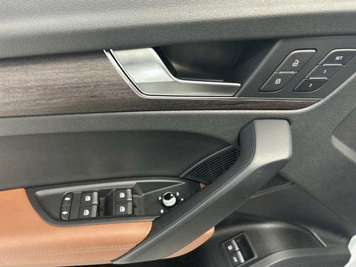 2021 Audi Q5 Prestige 55 TFSI e quattro S tronic