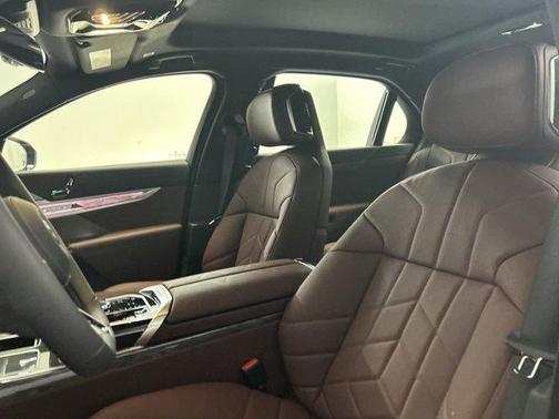 2025 BMW i7 xDrive60