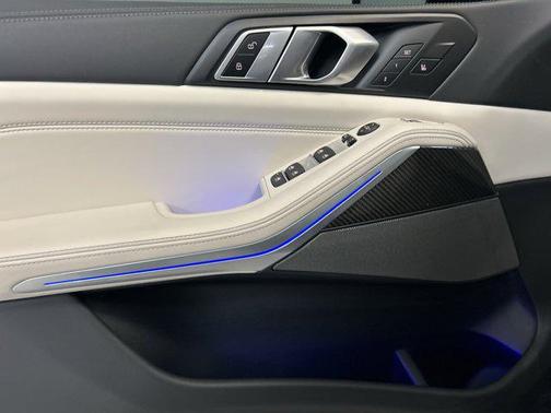 2024 BMW X5 M60i