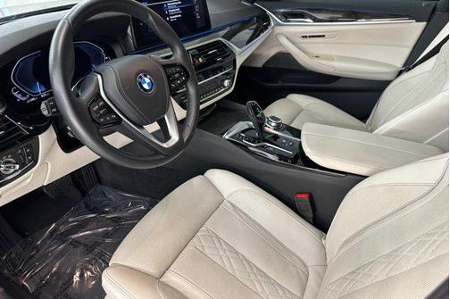 2022 BMW 530e Base