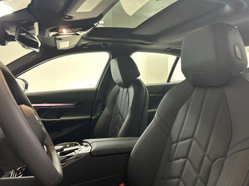 2025 BMW i5 eDrive40