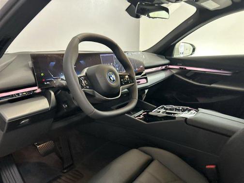 2025 BMW i5 eDrive40