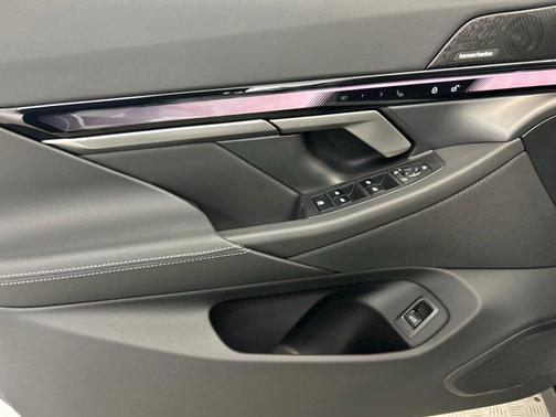 2025 BMW i5 eDrive40
