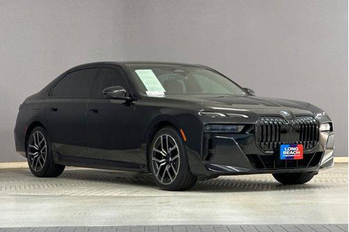2023 BMW 740 i