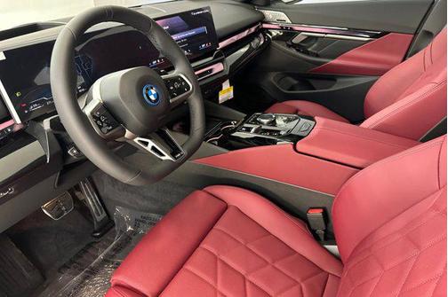 2026 BMW 550e xDrive