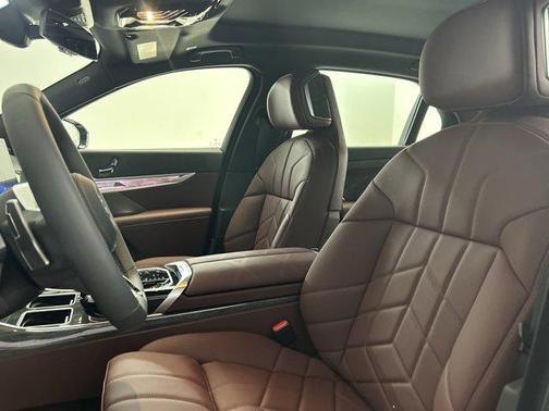 2025 BMW 760 i xDrive