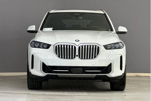 Alpine White 2026 BMW X5 sDrive40i