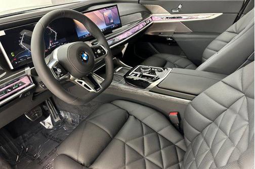 2026 BMW 740 740i