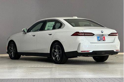 2026 BMW 530 i