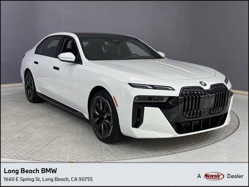 2025 BMW 740 i