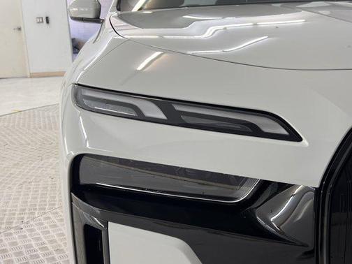 2025 BMW 740 i