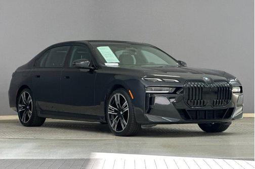 2023 BMW 740 i