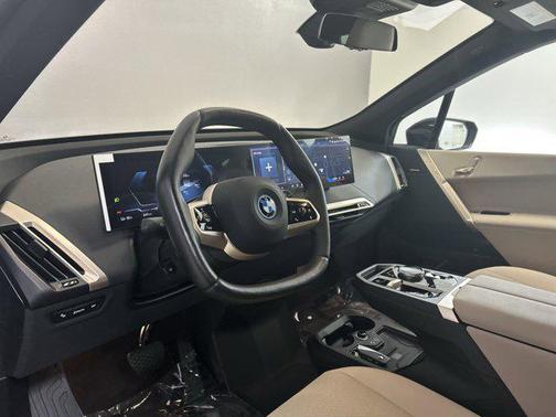 2025 BMW iX xDrive50