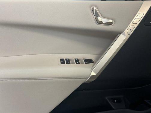 2025 BMW iX xDrive50