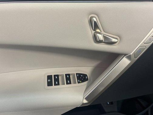 2025 BMW iX xDrive50