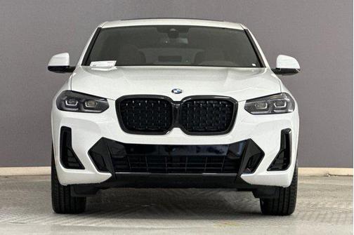 2025 BMW X4 xDrive30i