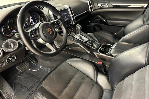 2018 Porsche Cayenne Platinum Edition