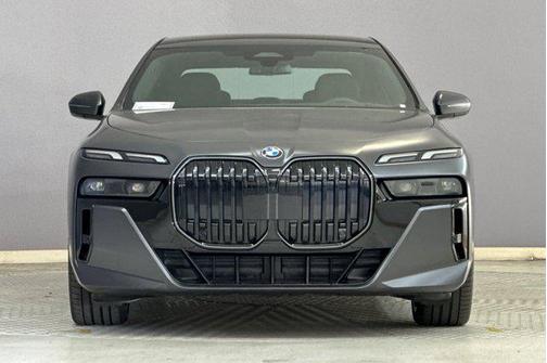 2026 BMW 740 740i