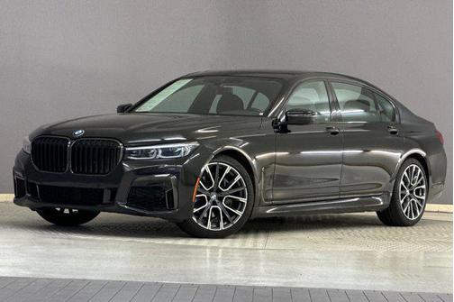 2022 BMW 740 i