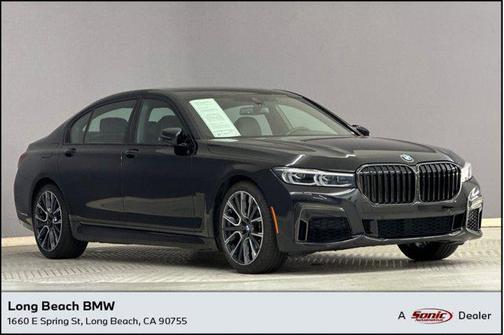2022 BMW 740 i