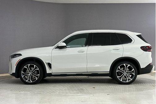 Alpine White 2024 BMW X5 sDrive40i