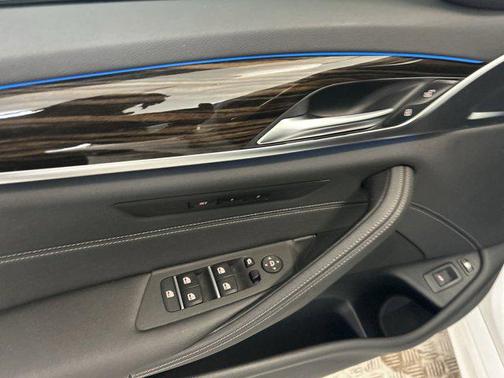 2022 BMW 530e Base