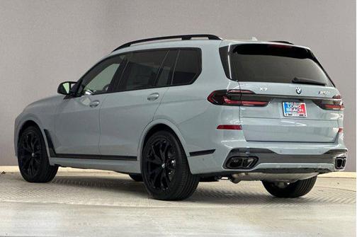 2026 BMW X7 M60i