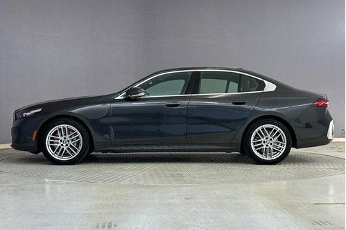 2025 BMW 530 530i