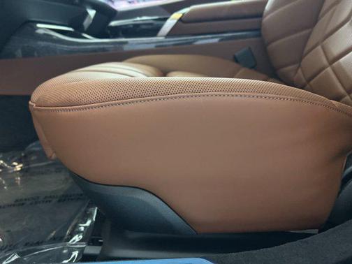 2025 BMW 740 i