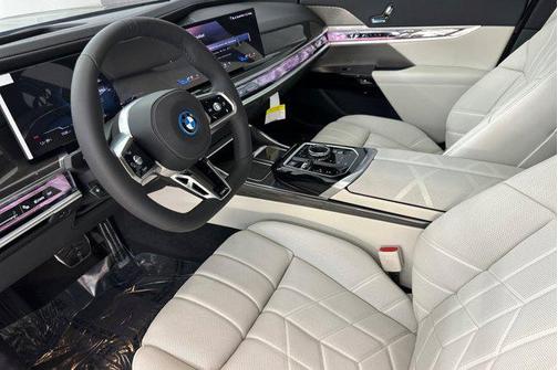 Black Sapphire Metallic 2026 BMW i7 eDrive50