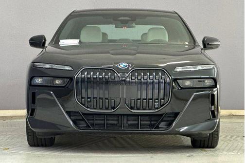 Black Sapphire Metallic 2026 BMW i7 eDrive50