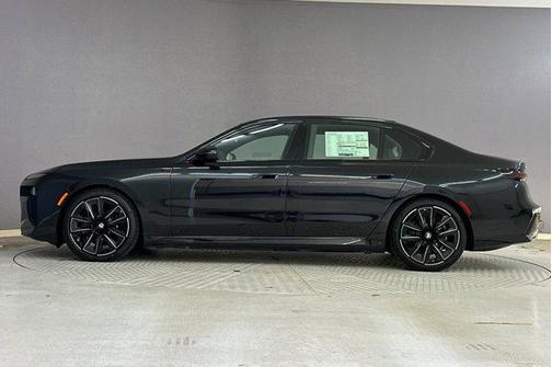 Black Sapphire Metallic 2026 BMW i7 eDrive50