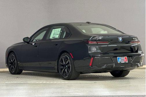 Black Sapphire Metallic 2026 BMW i7 eDrive50