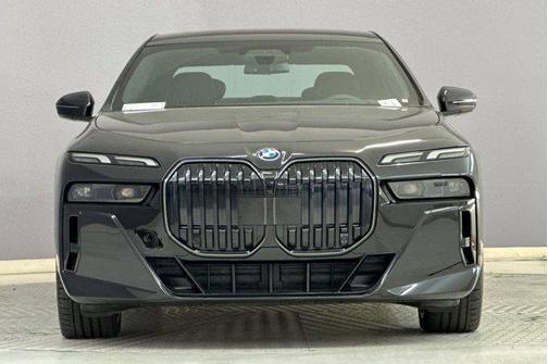 Black Sapphire Metallic 2026 BMW 750e i xDrive