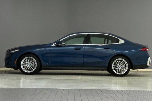 2025 BMW 530 530i