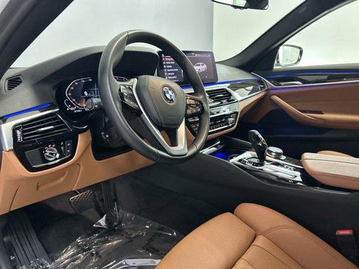 2022 BMW 530 i
