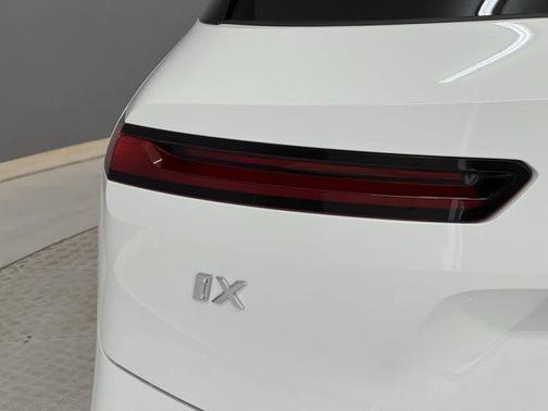 2026 BMW iX xDrive60