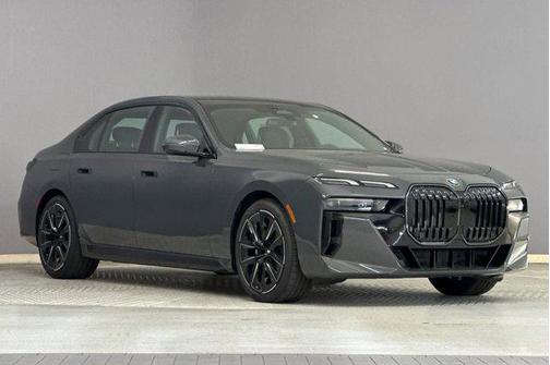 2026 BMW 740 740i