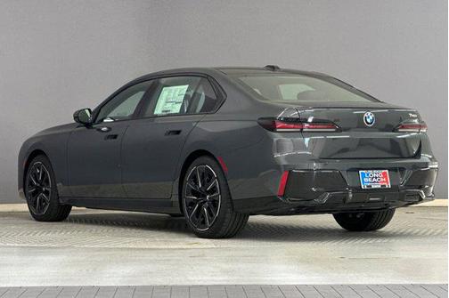 2026 BMW 740 740i