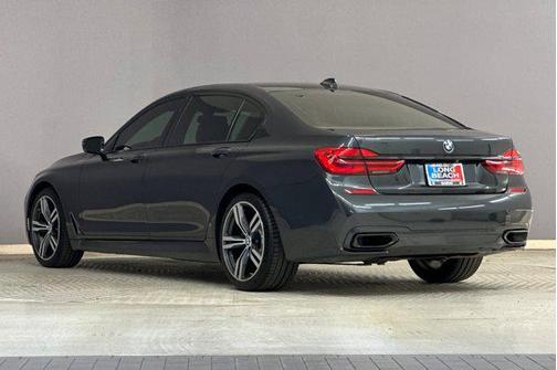 2019 BMW 740 740i