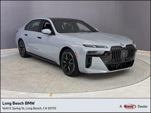 2025 BMW 740 i