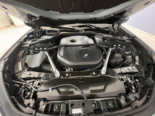 2025 BMW 740 i