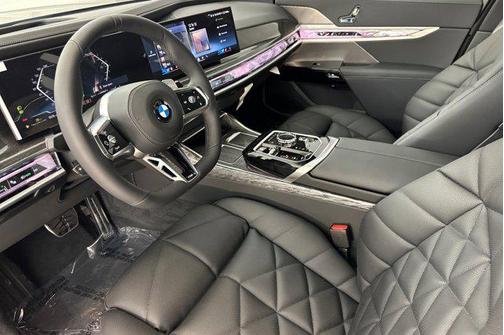 2026 BMW 740 740i