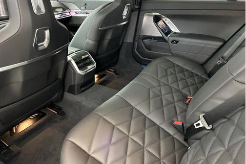 Brooklyn Grey Metallic 2026 BMW 740 740i