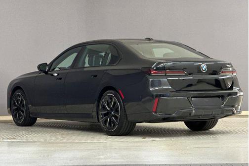 Black Sapphire Metallic 2024 BMW 740 740i