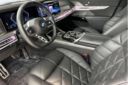 Black Sapphire Metallic 2024 BMW 740 740i
