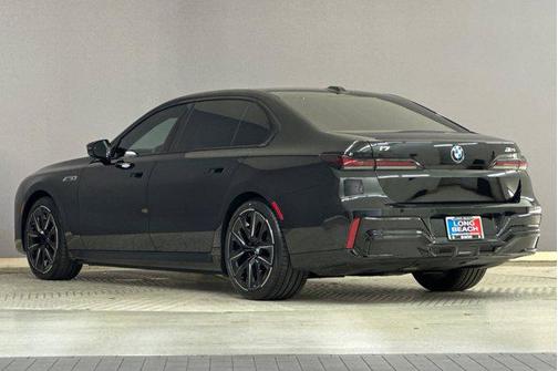 Black Sapphire Metallic 2024 BMW i7 M70