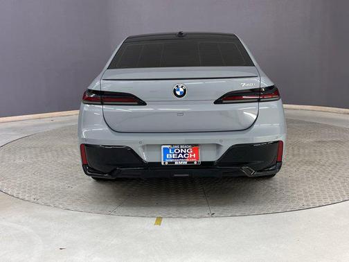 2024 BMW 740 i